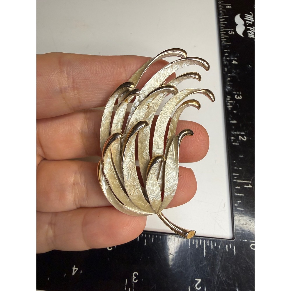 Vintage Gold Tone Textured Leaf Brooch Layered Feather Pin Large 2.75 Inch